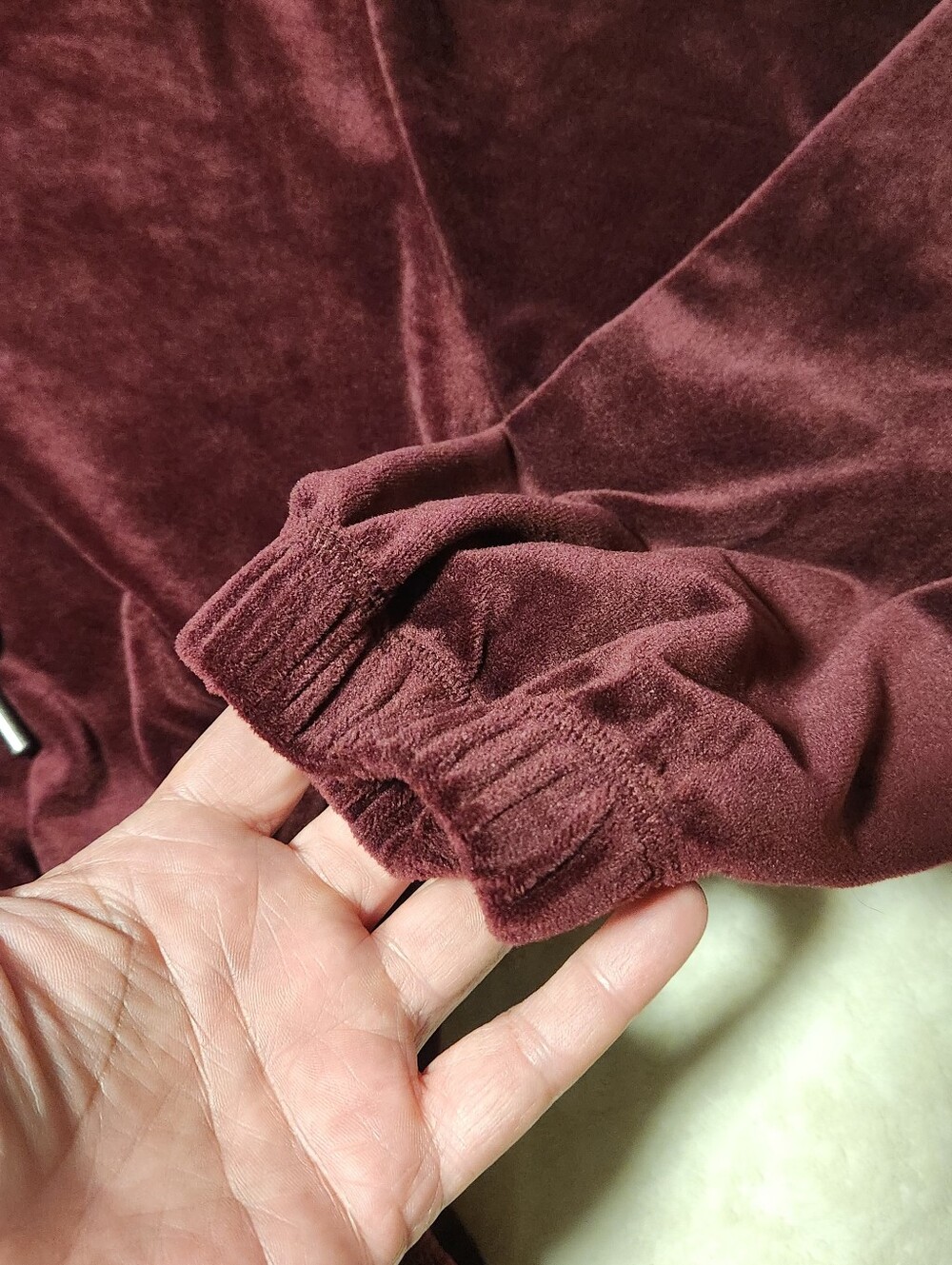 NWT Anthropologie Daily Practice Burgundy Velour Velvet Cropped Hoodie Small - Picture 12 of 13